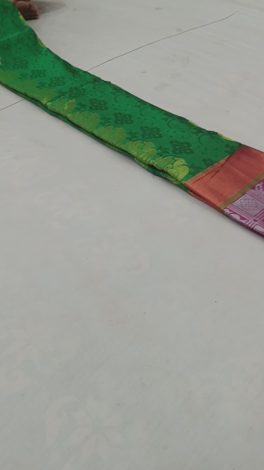 Green And Pink Kanchipuram Silk Saree For women With Unstitched Blouse