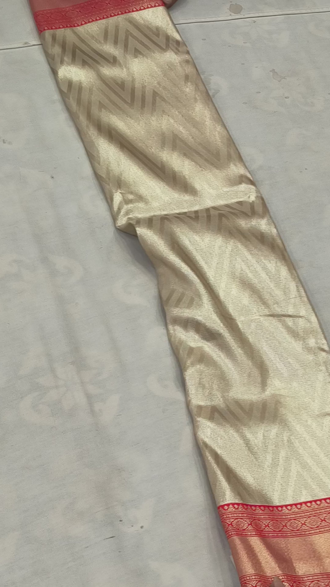 Cream And Red Banarasi Silk Saree For women With Unstitched Blouse